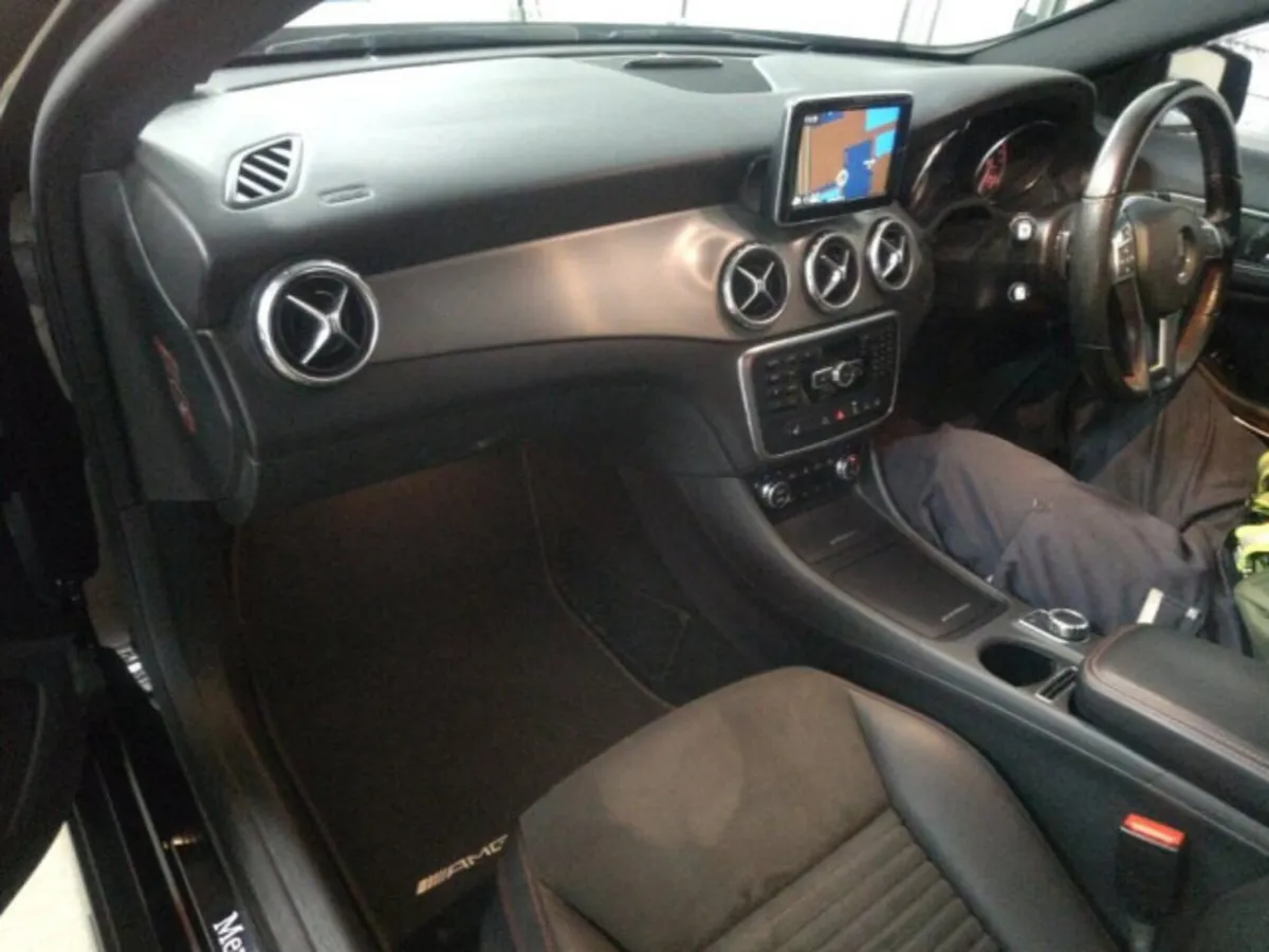 Mercedes-Benz GLA GLA 180 automatic crossover 1.6 - Image 5