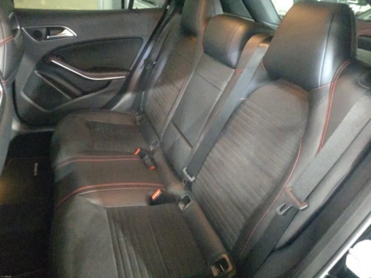Mercedes-Benz GLA GLA 180 automatic crossover 1.6 - Image 6