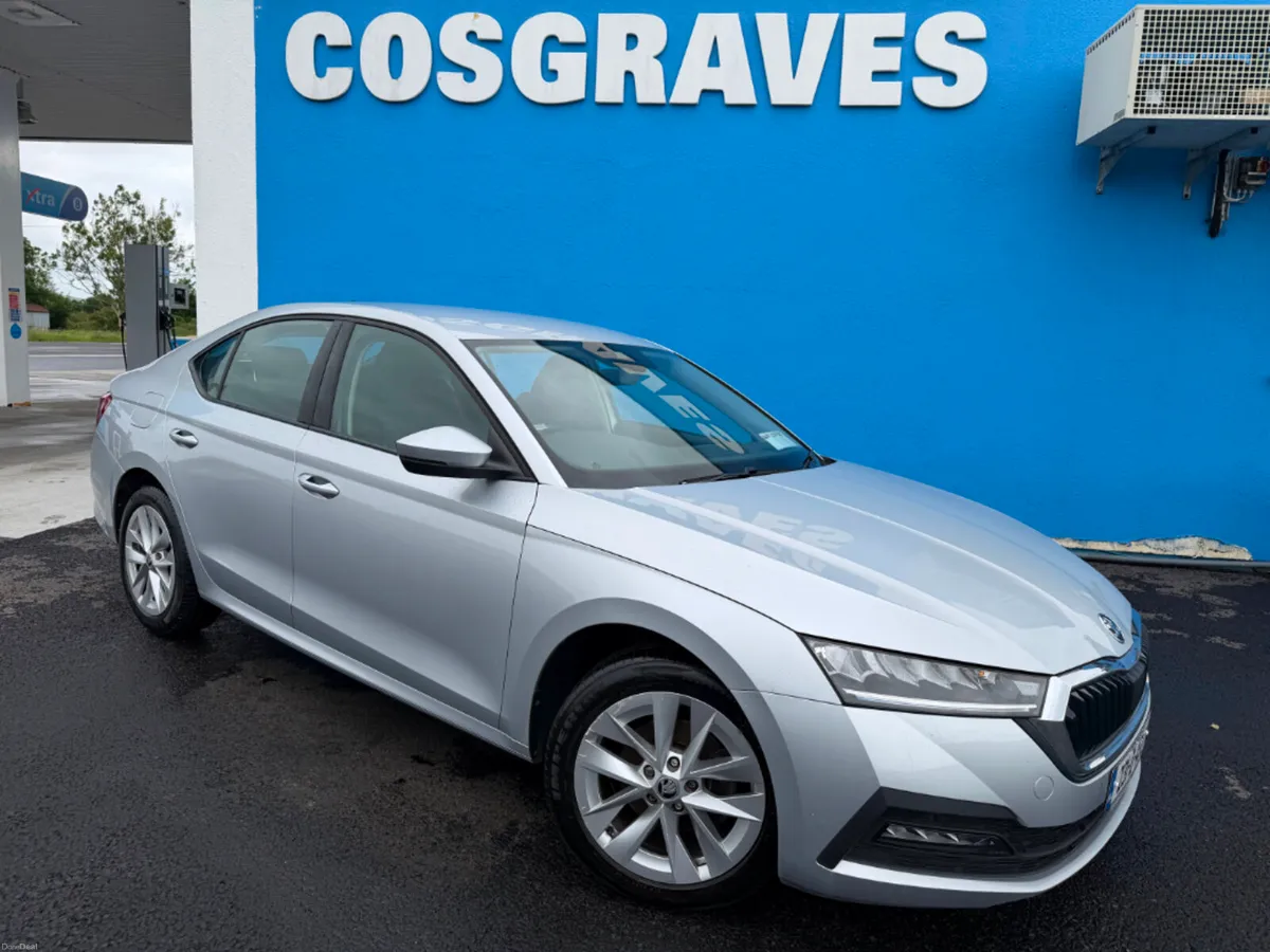 Skoda Octavia AMB 2.0tdi 115HP 5DR * REVERSING CAM - Image 1