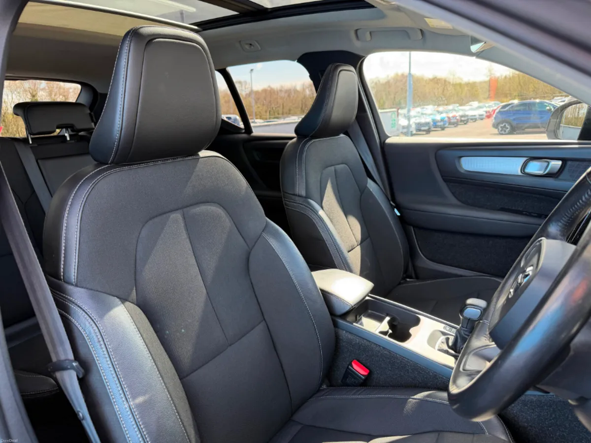 Volvo XC40 2 0 D3 TD Momentum 5DR * REVERSING CAME - Image 6