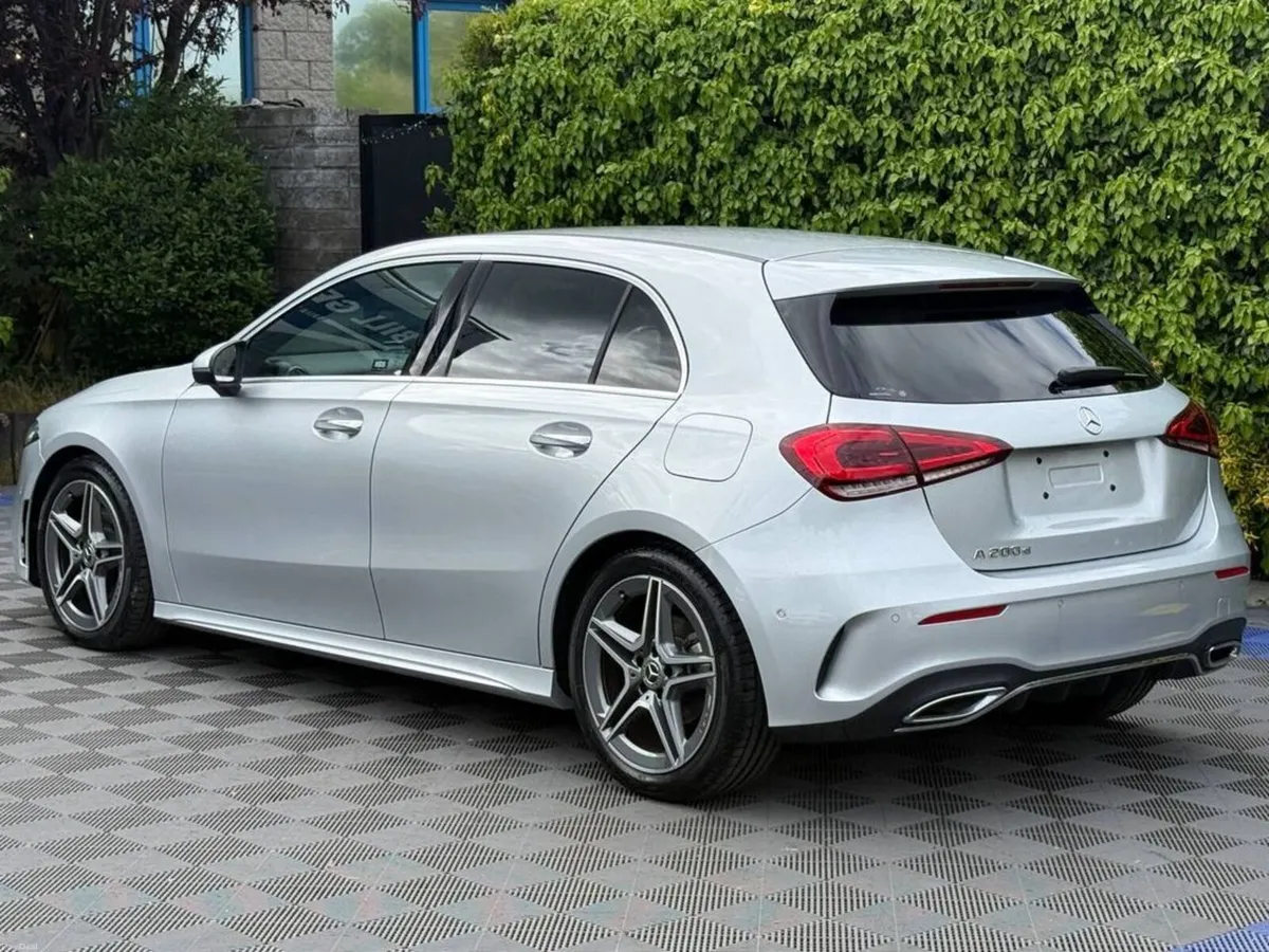 Mercedes-Benz A-Class A200d AMG-LINE PREMIUM + ** - Image 5