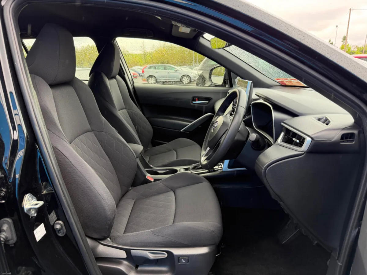 Toyota Corolla Cross Luna 1.8 5DR AUTOMATIC * REVE - Image 5