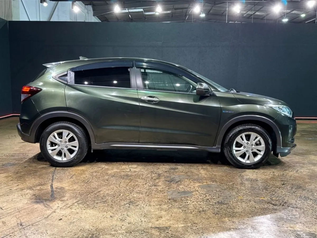 Honda Vezel 1.5 HYBRID SUV - FACTORY ALLOYS - PADD - Image 2