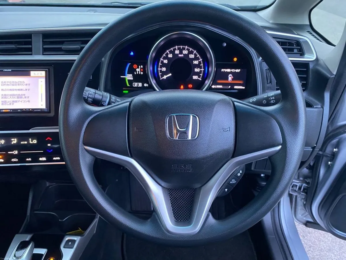 Honda Fit F-PACKAGE 1.5 HYBRID // DIGITAL CLIMATE - Image 4