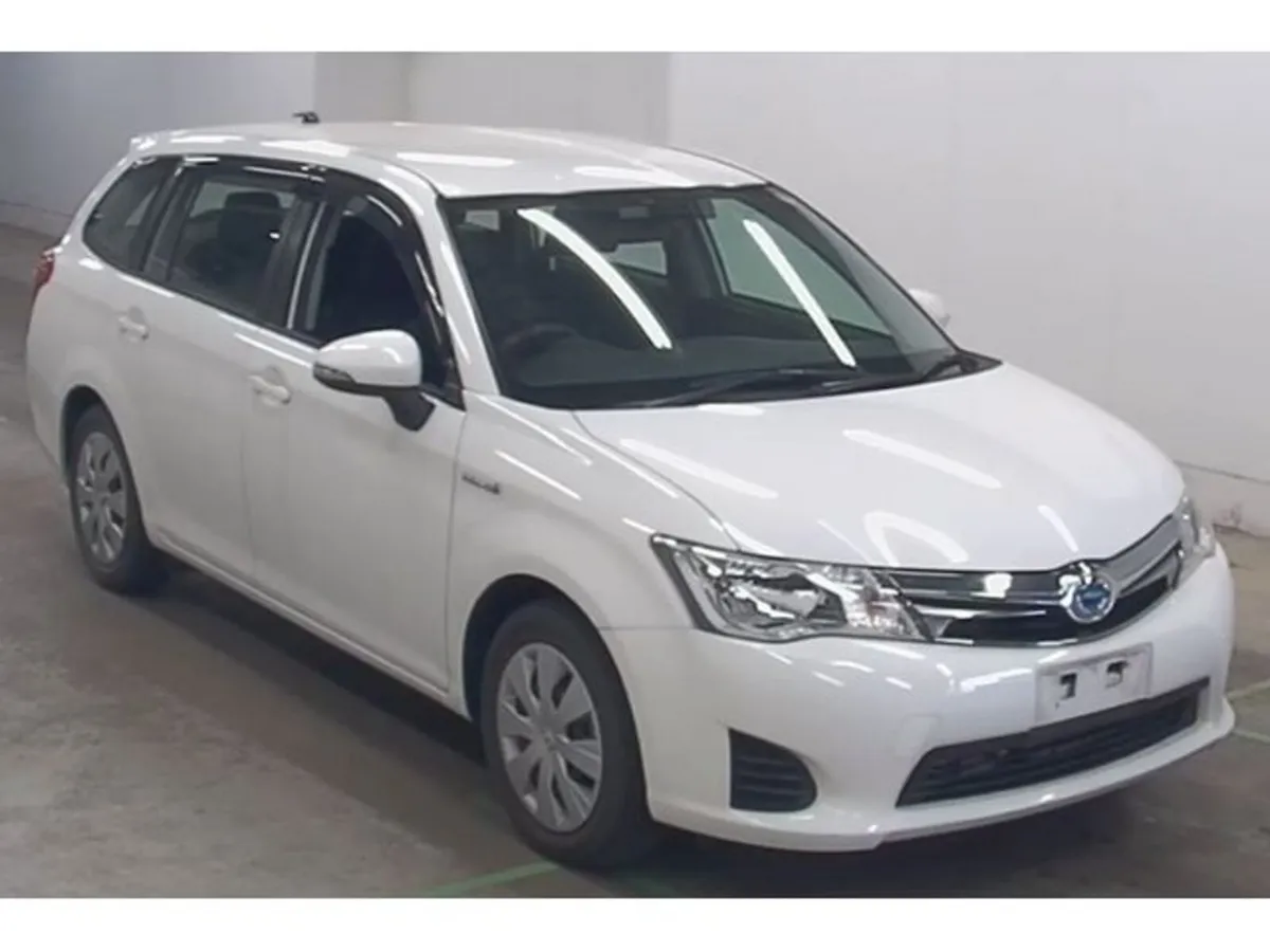 Toyota Corolla 1.5 Corolla Fielder Petrol Hybrid A - Image 2