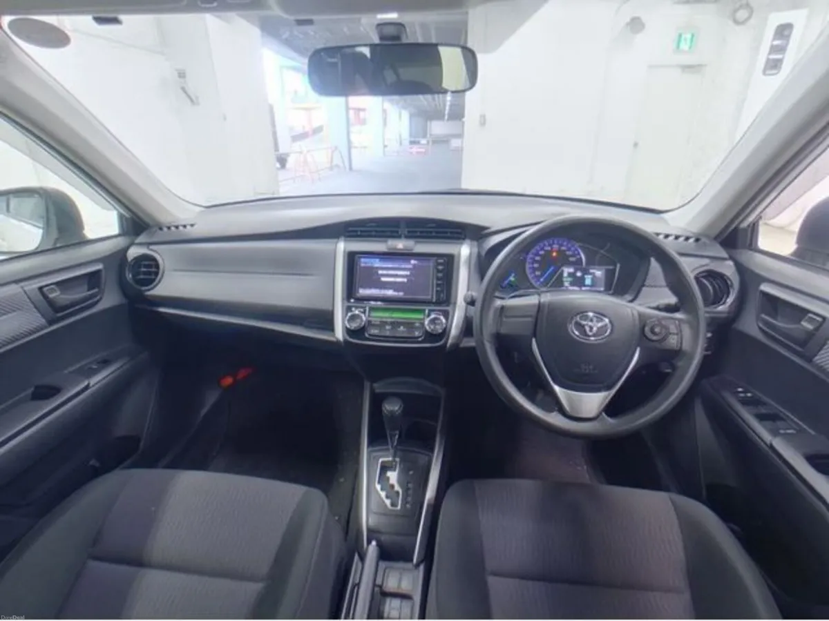 Toyota Corolla 1.5 Corolla Fielder Petrol Hybrid A - Image 5