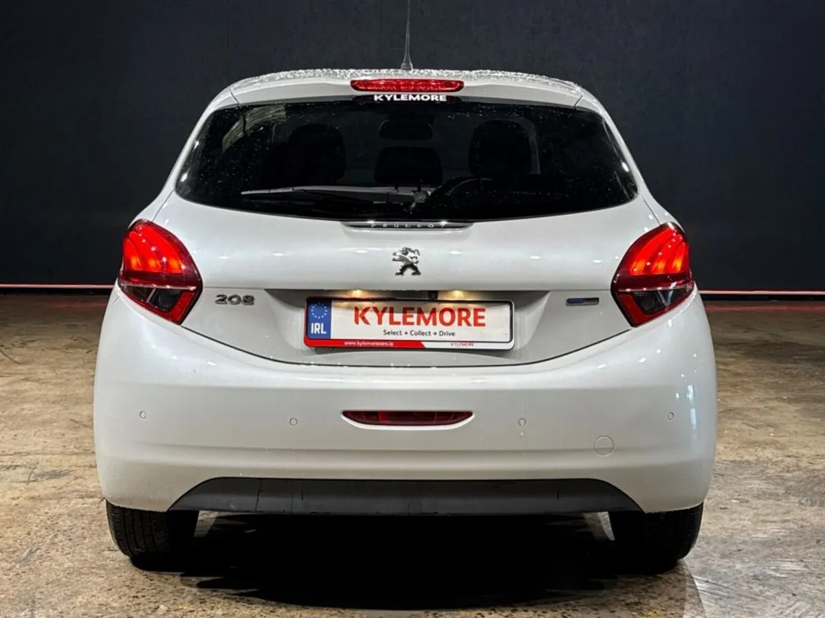 Peugeot 208 PURETECH 1.2 AUTOMATIC - REVERSE CAMER - Image 4
