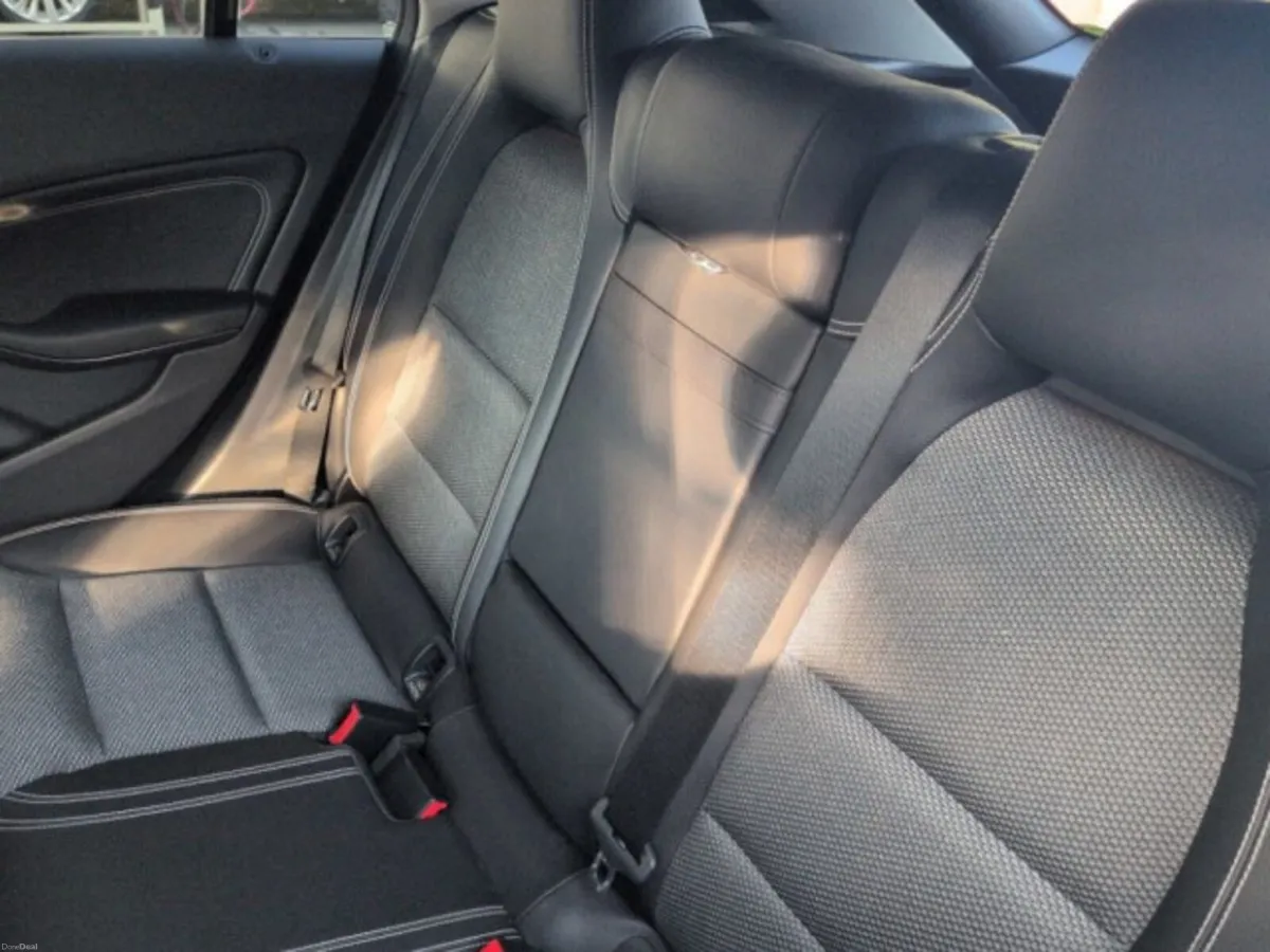 Mercedes-Benz CLA 1.6 Estate Petrol Auto - Image 6