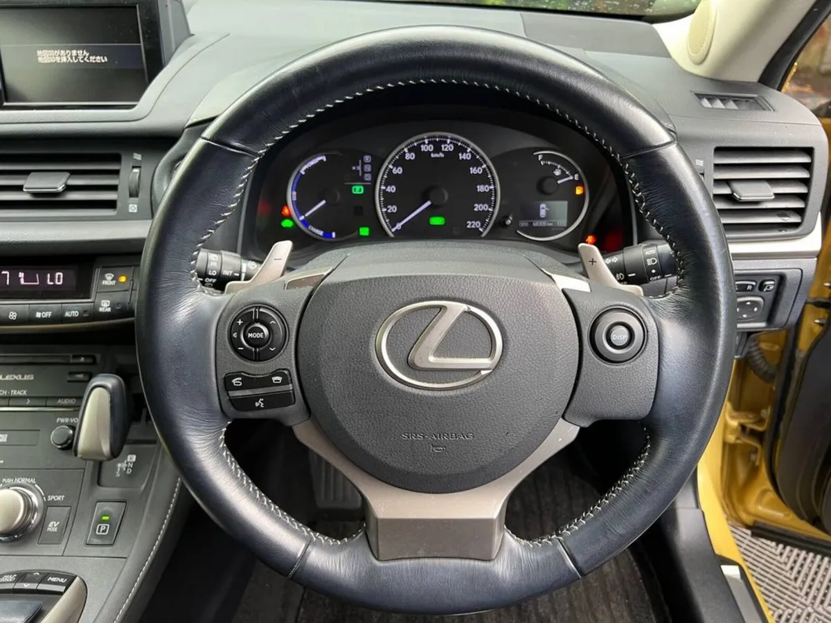 Lexus CT 1.8 HYBRID // SUEDE HEATED SEATS // REVER - Image 4