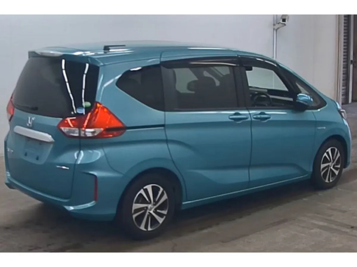 Honda Freed 1.5 Petrol Hybrid Auto - Image 4