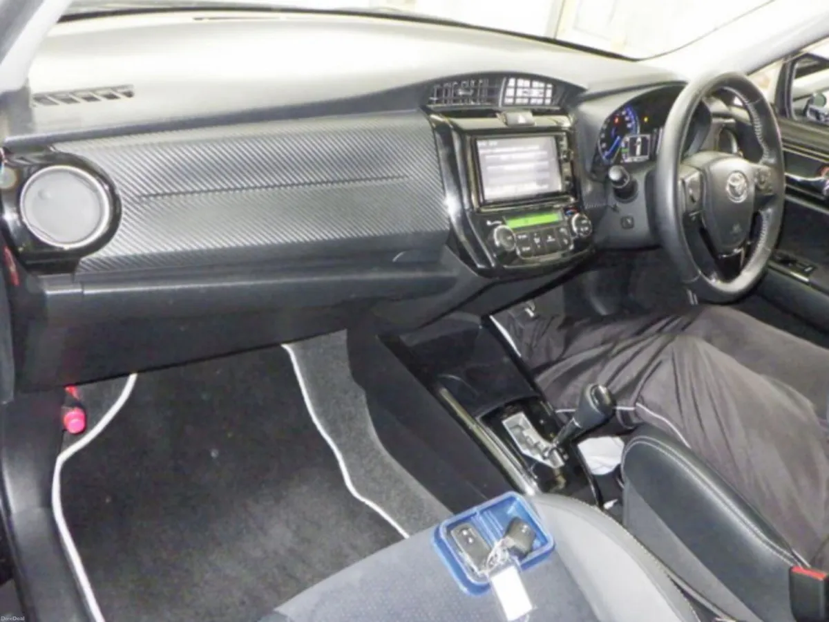 Toyota Corolla 1.5 Corolla Fielder Petrol Hybrid A - Image 5