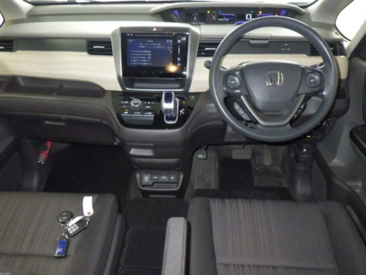 Honda Freed 1.5 Petrol Hybrid Auto - Image 5
