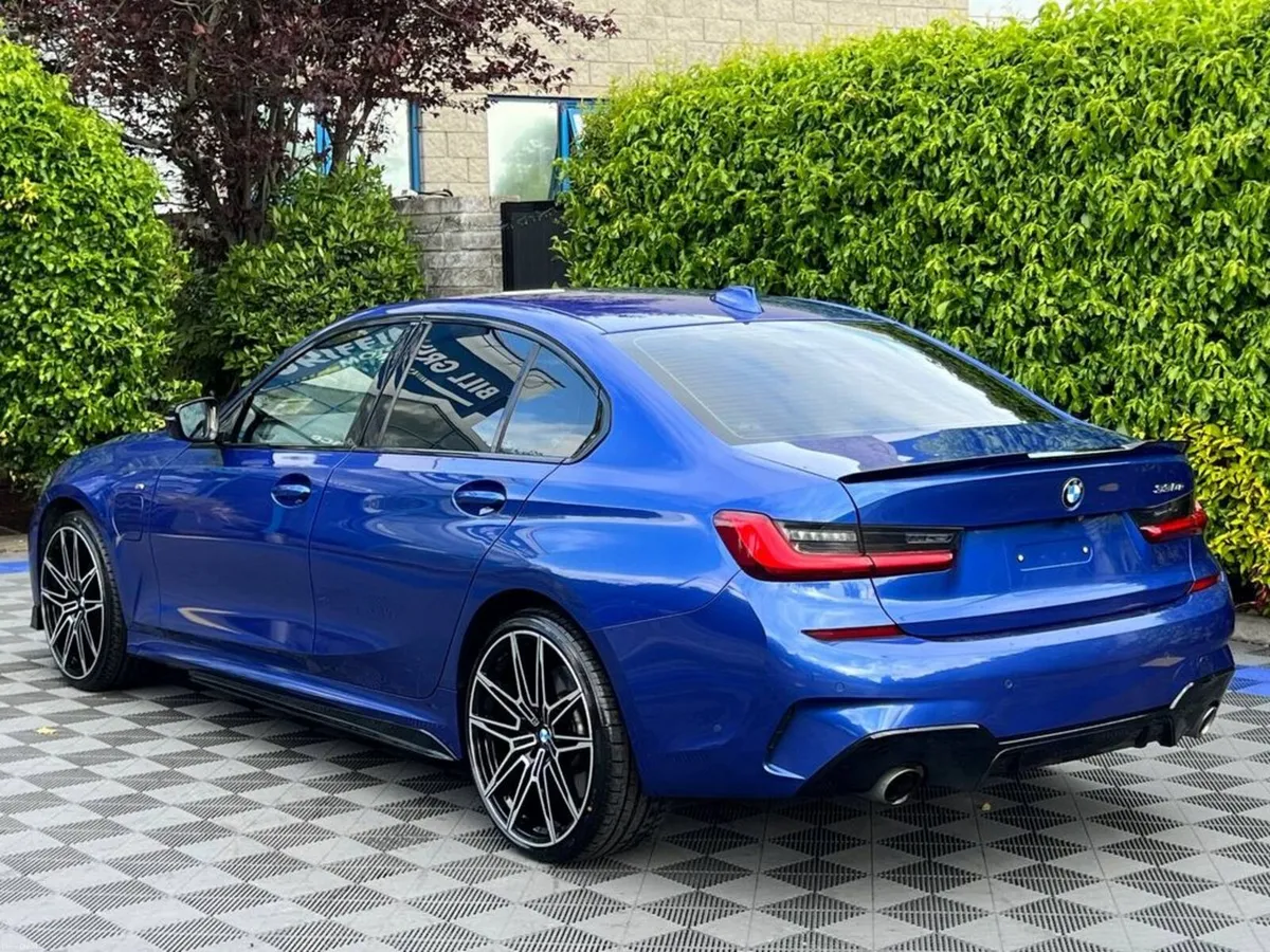 BMW 3-Series 330e M-SPORT COMPETITION 2.0 HYBRID / - Image 5