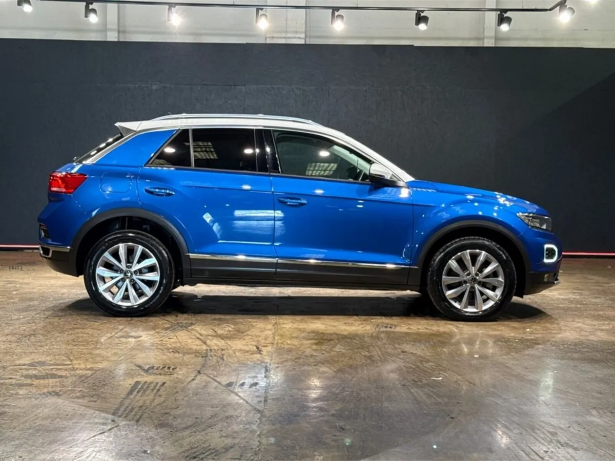 Volkswagen T-Roc AUTOMATIC 2.0 TDI STYLE DESIGN PA - Image 2