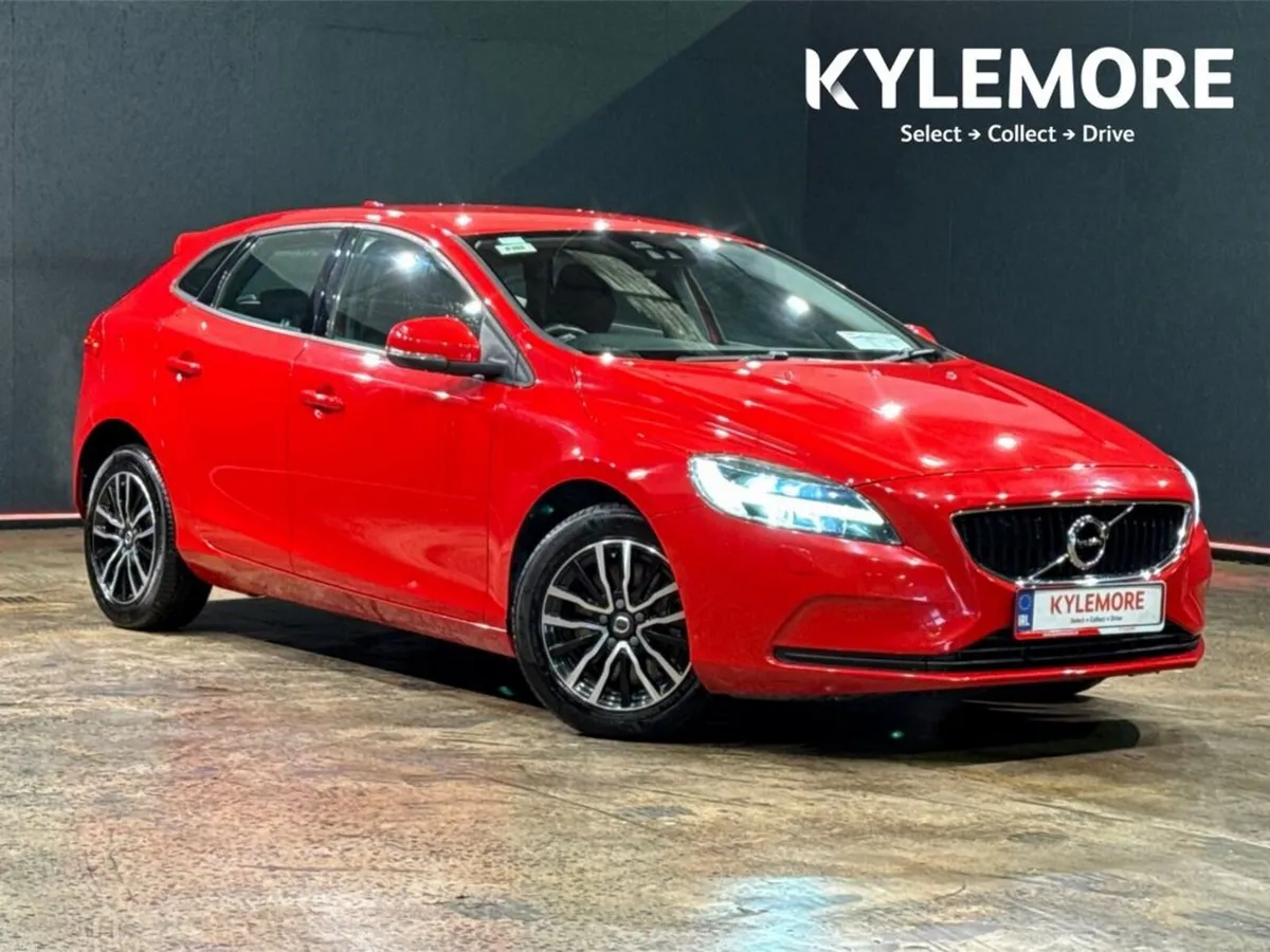 Volvo V40 1.5 AUTOMATIC - FACTORY ALLOYS - REAR CA - Image 1