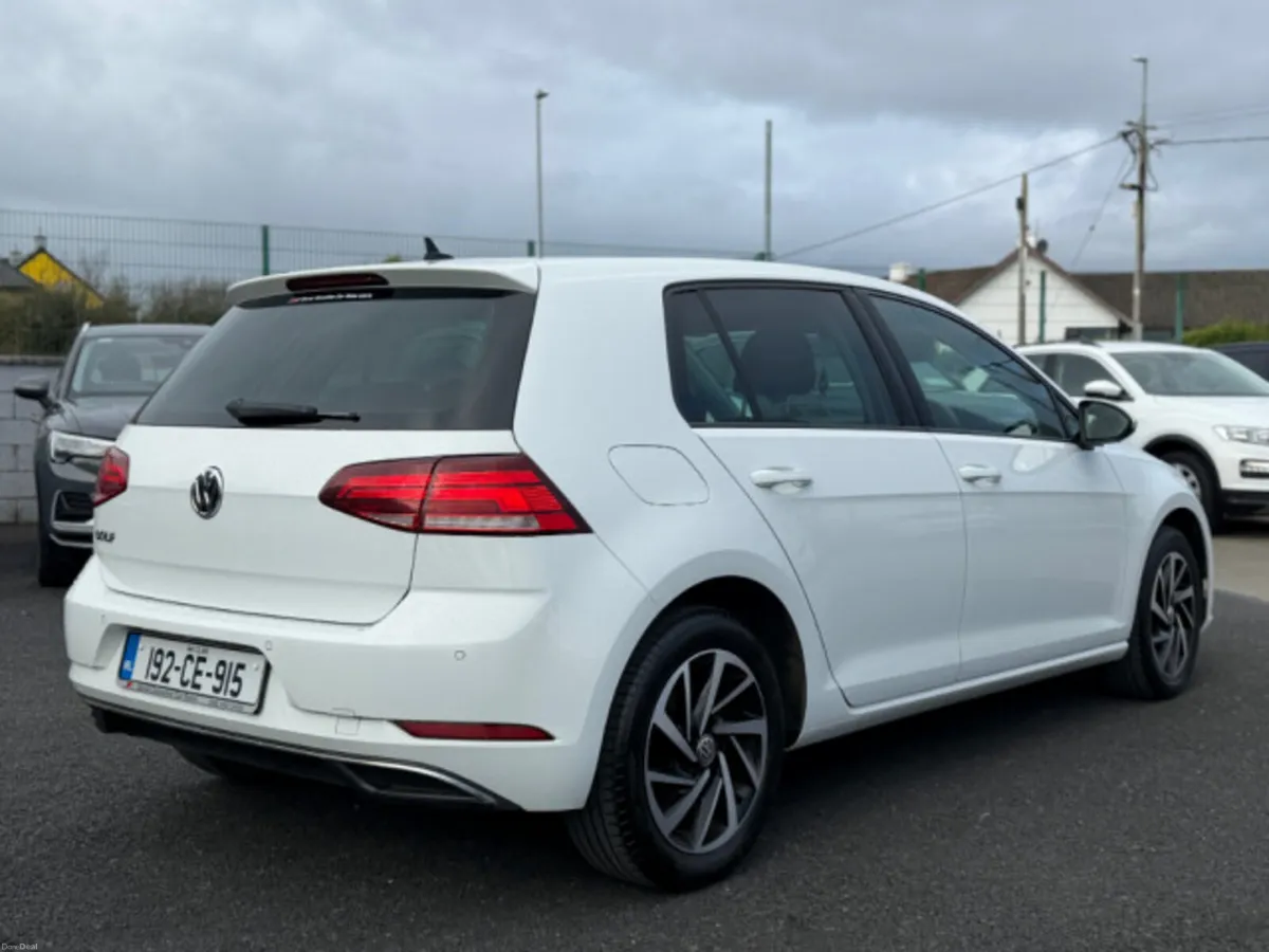 Volkswagen Golf 1.6 TDI Match 115PS 5DR - Image 4