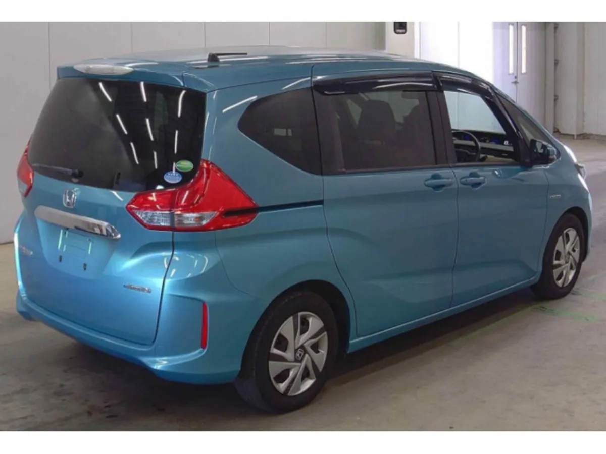 Honda Freed 1.5 Petrol Hybrid Auto - Image 4