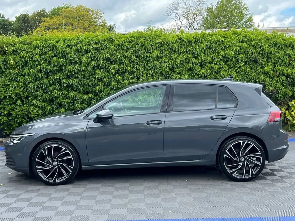 Volkswagen Golf R-LINE PACK 1.0 TSI HYBRID // NEW - Image 3