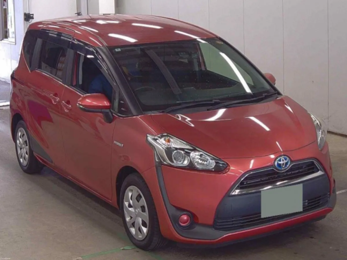 Toyota Sienta 1.4 Petrol Hybrid Auto - Image 3