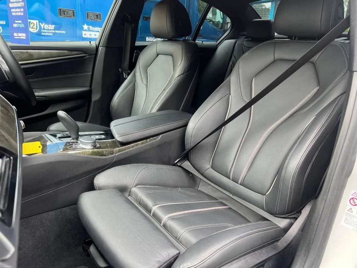 BMW 5-Series 530e M-SPORT COMPETITION 2.0 HYBRID / - Image 6