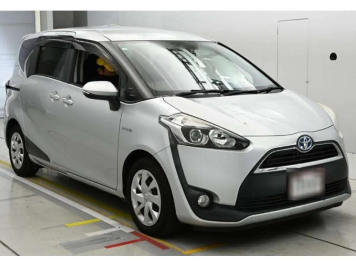 Toyota Sienta 1.5 Hybrid Petrol Auto - Image 3