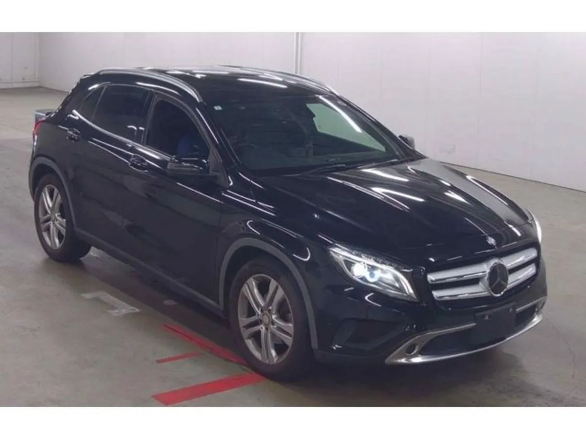 Mercedes-Benz GLA 1.6 GLA180 Petrol Auto Half Leat - Image 2
