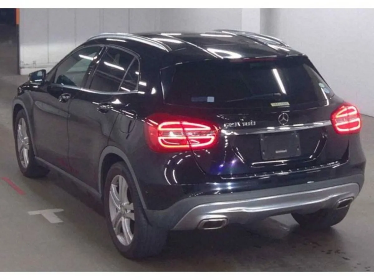 Mercedes-Benz GLA 1.6 GLA180 Petrol Auto Half Leat - Image 4