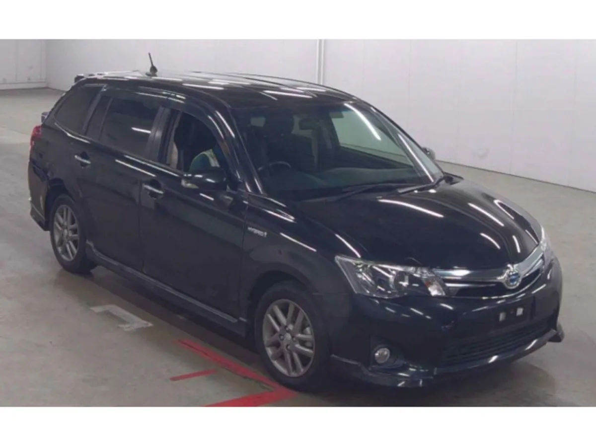 Toyota Corolla 1.5 Corolla Fielder Petrol Hybrid A - Image 2