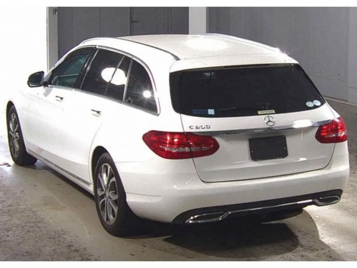 Mercedes-Benz C-Class 2.0 Petrol Auto - Image 4