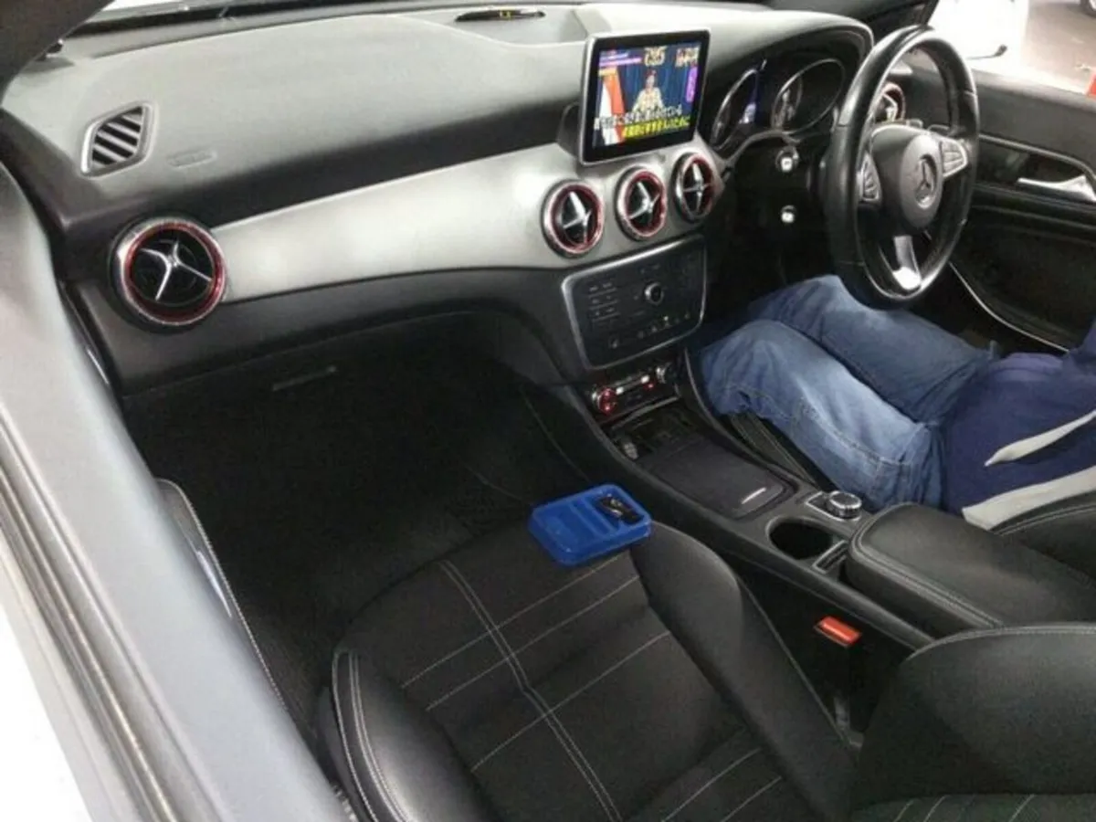 Mercedes-Benz CLA 1.6 Shooting Brake Petrol Auto - Image 6