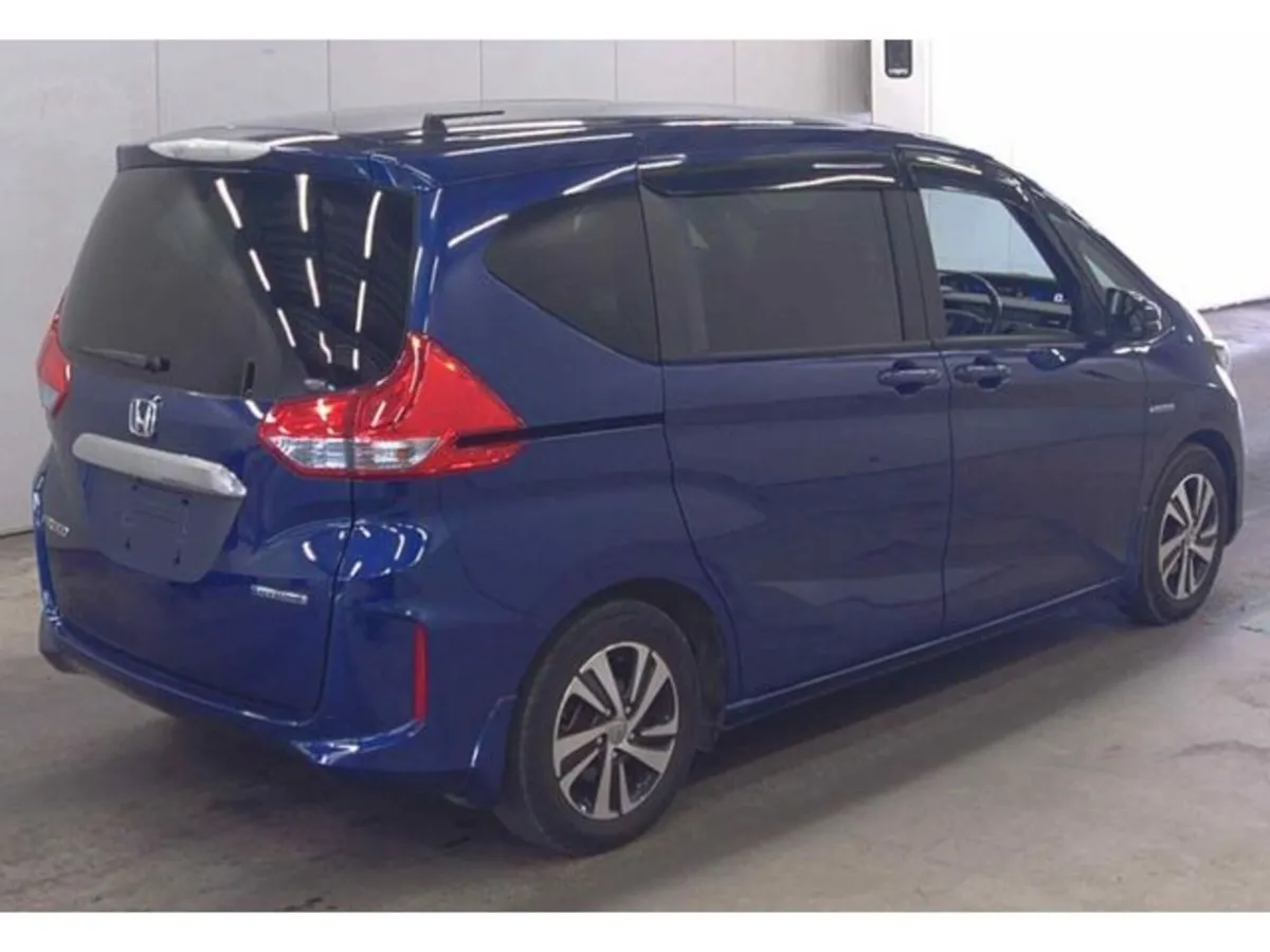 Honda Freed 1.5 Petrol Hybrid Auto - Image 4