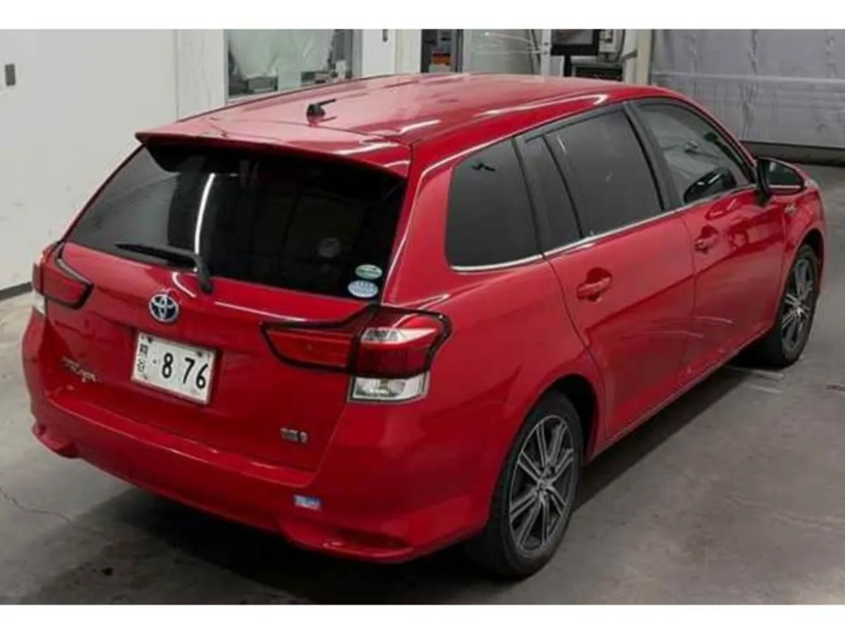 Toyota Corolla 1.5 Corolla Fielder Petrol Hybrid A - Image 5