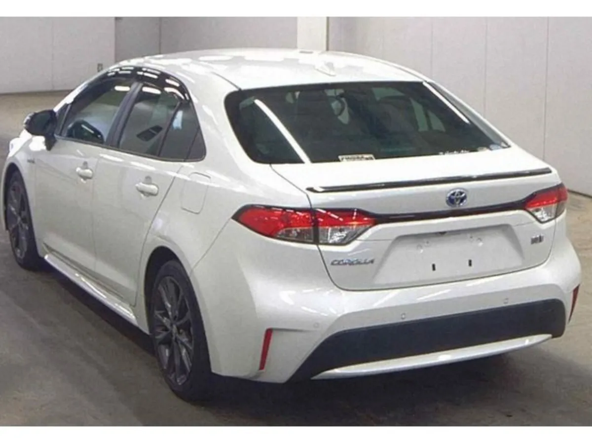 Toyota Corolla 1.8 Saloon Petrol Hybrid Auto - Image 3