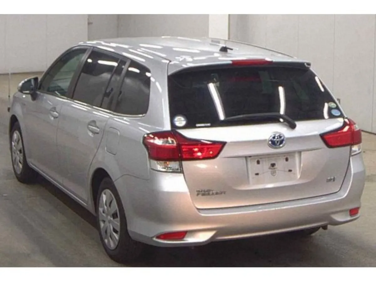 Toyota Corolla 1.5 Corolla Fielder Petrol Hybrid A - Image 4