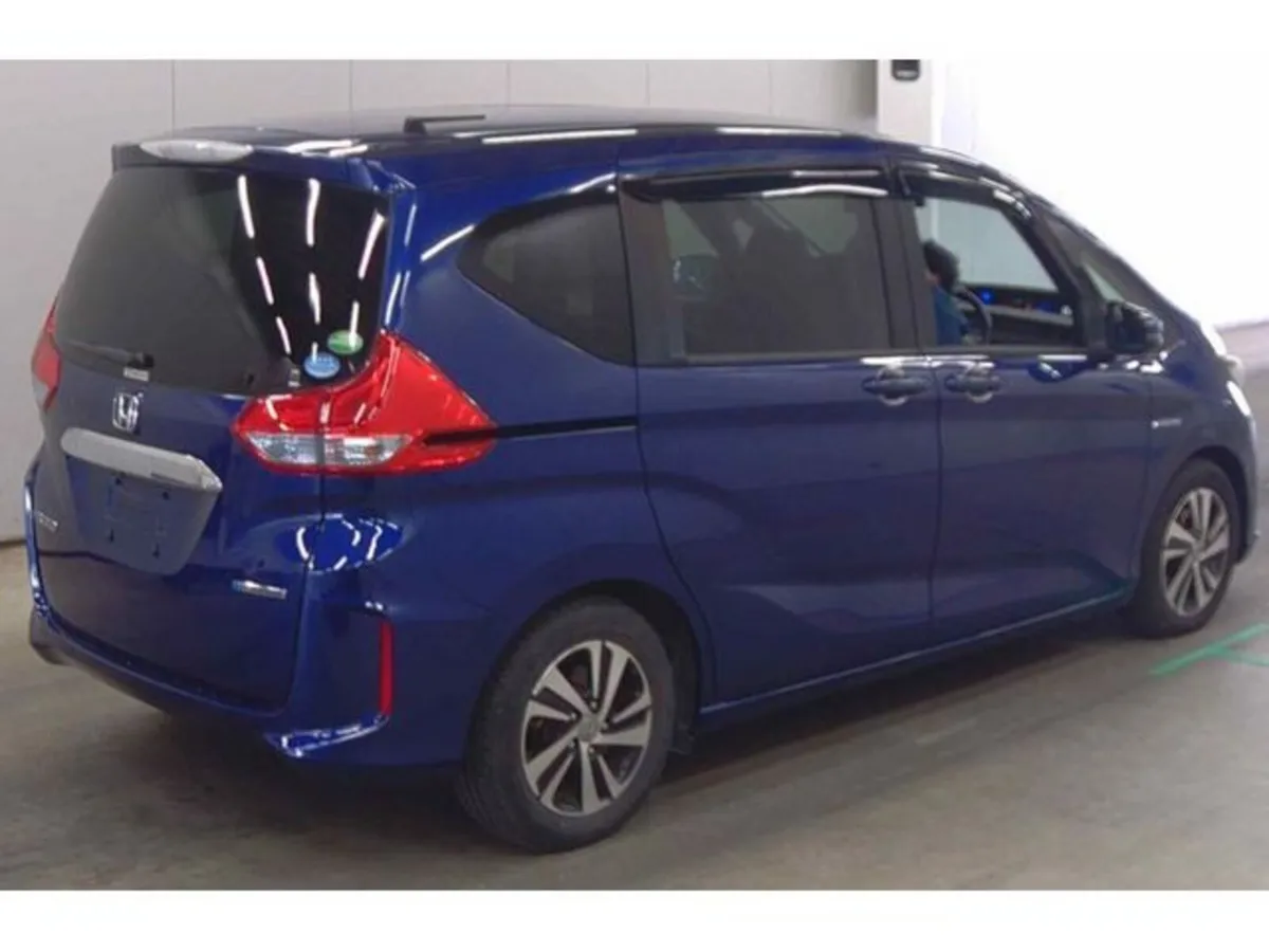 Honda Freed 1.5 Petrol Hybrid Auto - Image 4