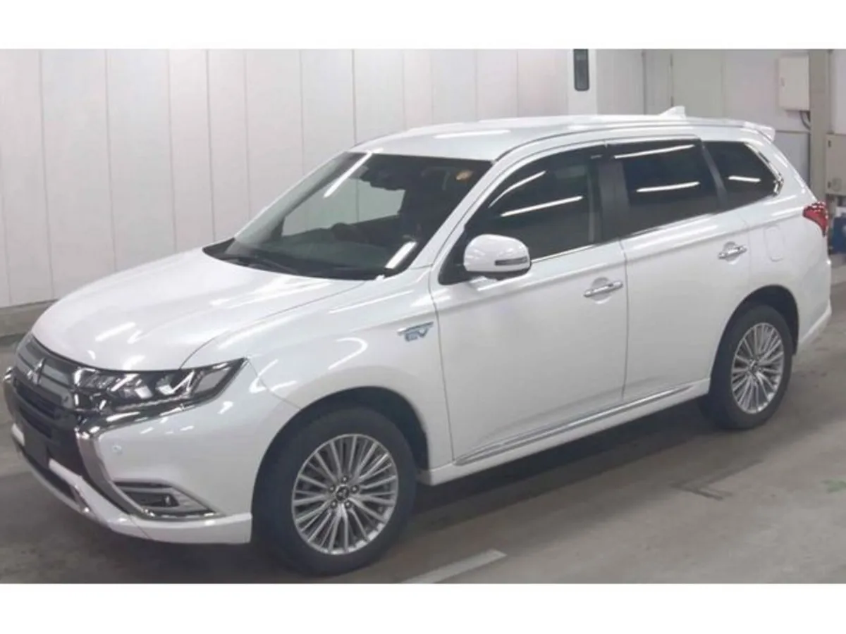 Mitsubishi Outlander 2.4 Outlander PHEV Petrol Hyb - Image 1