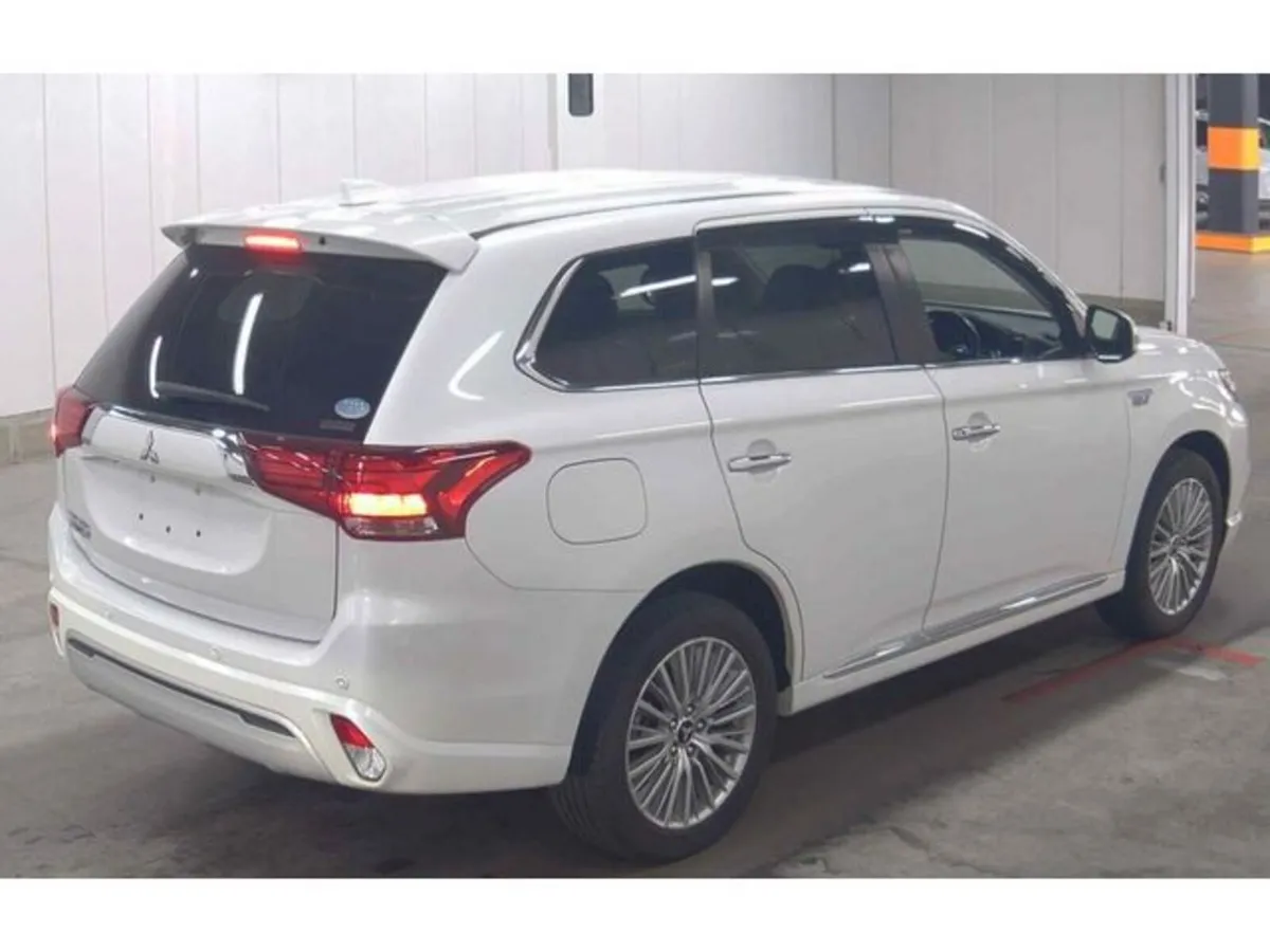 Mitsubishi Outlander 2.4 Outlander PHEV Petrol Hyb - Image 4