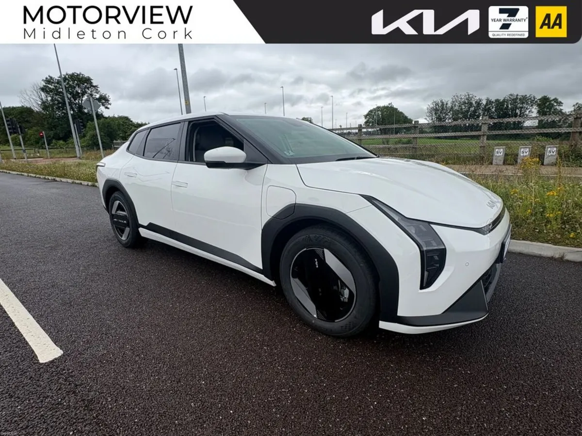 Kia EV4 K3, long-range battery of 81.4 kWh**from 0 - Image 4
