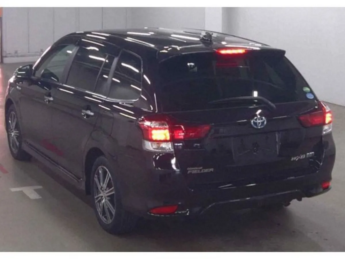 Toyota Corolla 1.5 Corolla Fielder Petrol Hybrid A - Image 3
