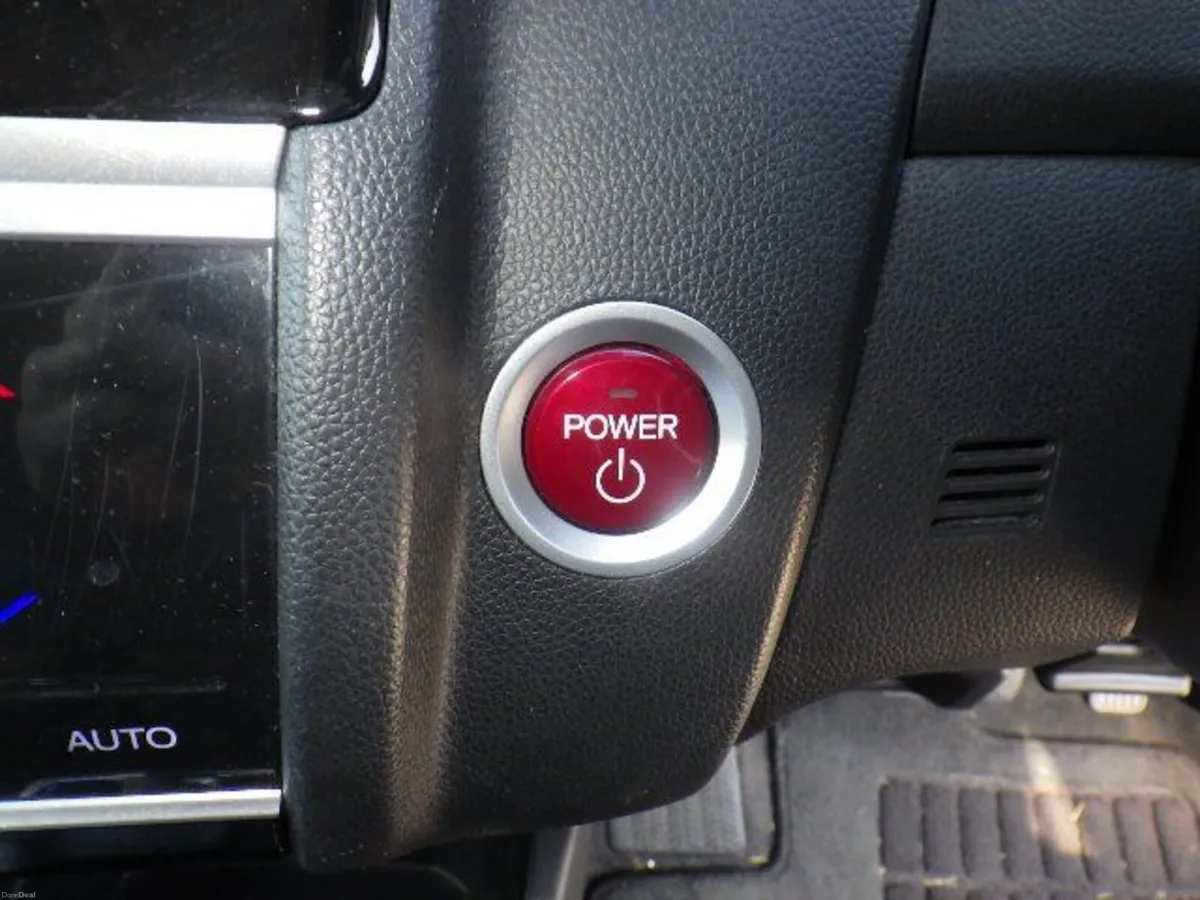 Honda Fit 1.5 Petrol Hybrid Auto - Image 5