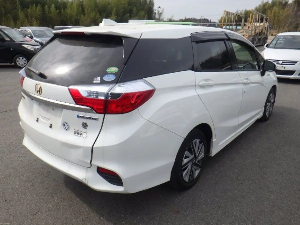 Honda Shuttle 1.5 Petrol Hybrid Auto - Image 2