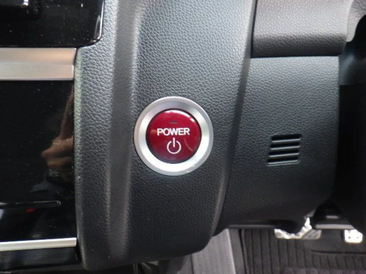 Honda Fit 1.5 Petrol Hybrid Auto - Image 4