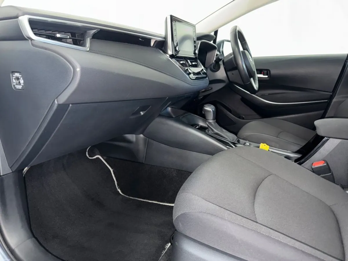 Toyota Corolla Hybrid Luna Saloon 4DR Auto--Sale P - Image 3