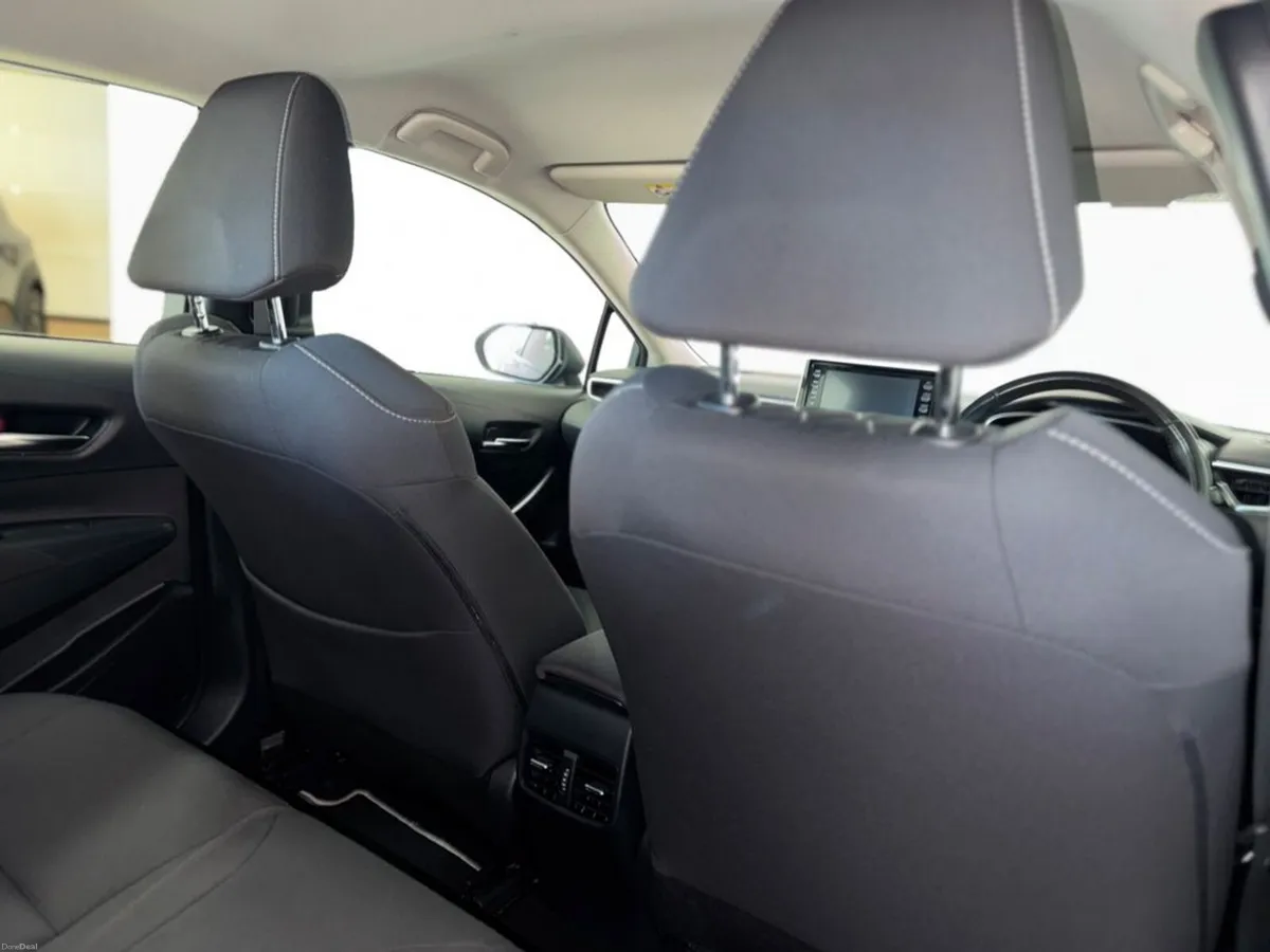 Toyota Corolla Hybrid Luna Saloon 4DR Auto--Sale P - Image 6