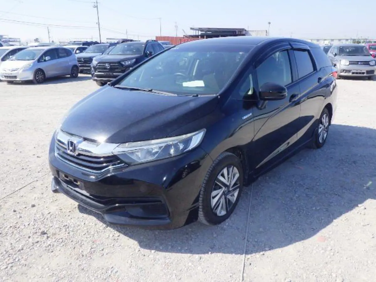 Honda Shuttle 1.5 Petrol Hybrid Auto - Image 1