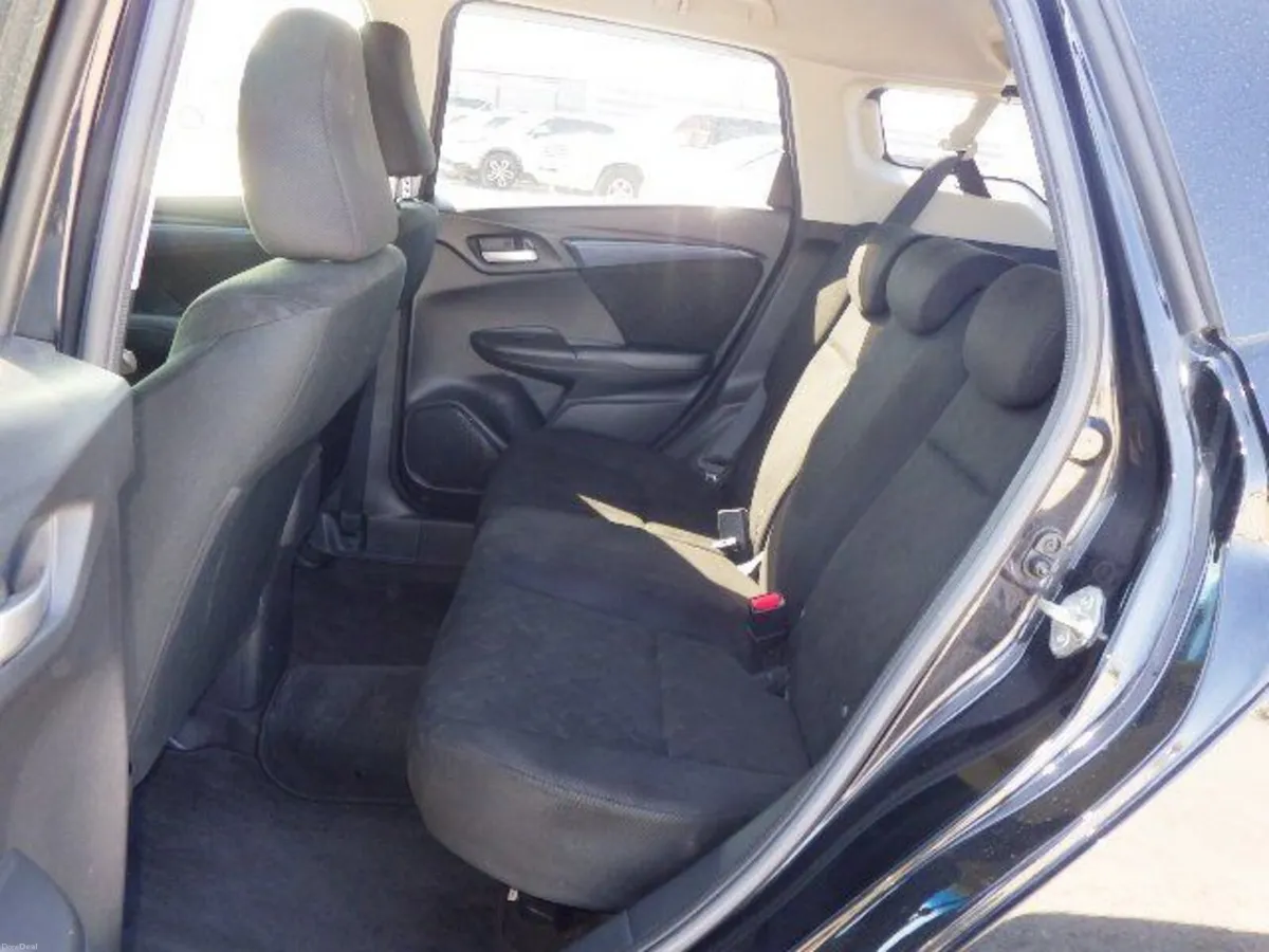 Honda Shuttle 1.5 Petrol Hybrid Auto - Image 6