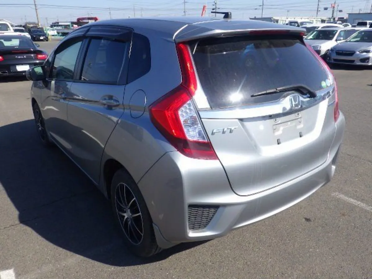 Honda Fit 1.5 Petrol Hybrid Auto - Image 4