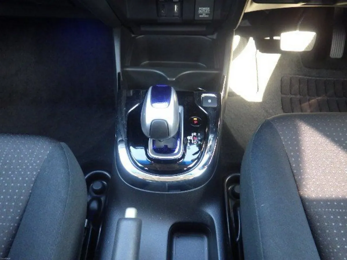 Honda Fit 1.5 Petrol Hybrid Auto - Image 6