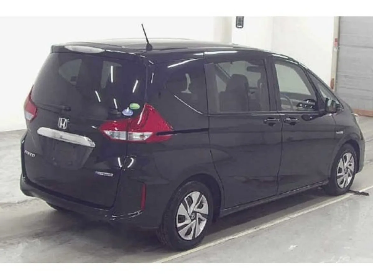 Honda Freed 1.5 Petrol Hybrid Auto - Image 4