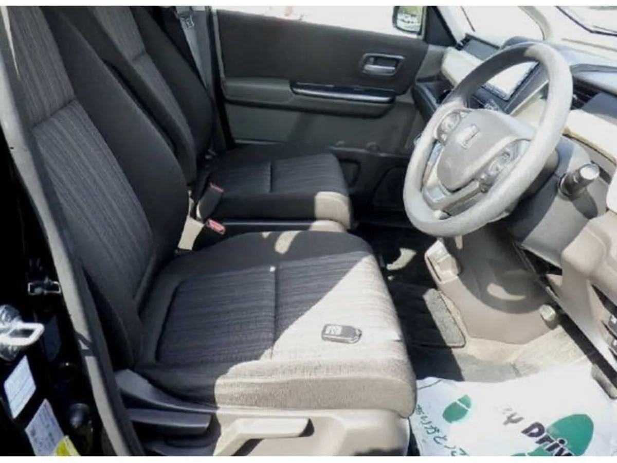 Honda Freed 1.5 Petrol Hybrid Auto - Image 6